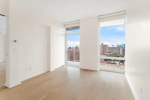 Rented by Coldwell Banker Warburg | media 16