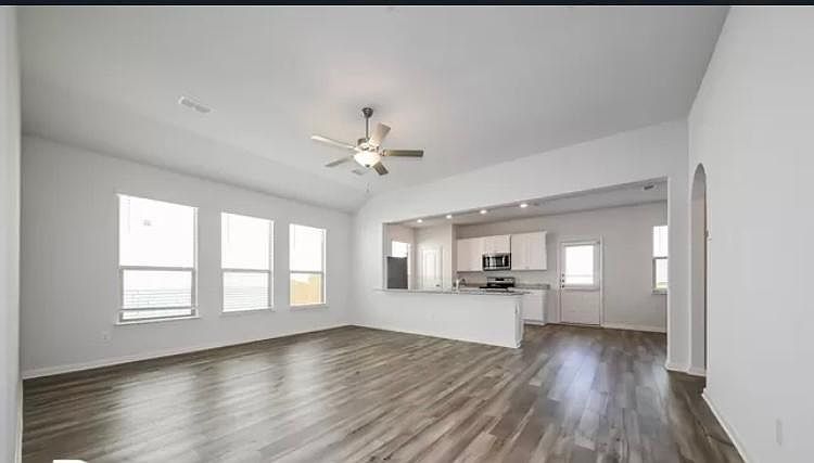2nd image of 804 Jack St