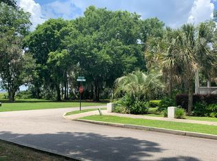 28 River Pl, Beaufort, SC 29906