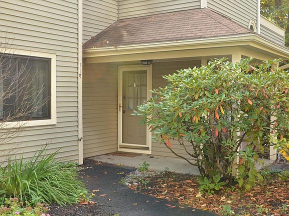 3rd image of 119 Grenadier Ct