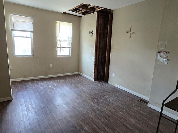 4th image of 1925 Rowan St