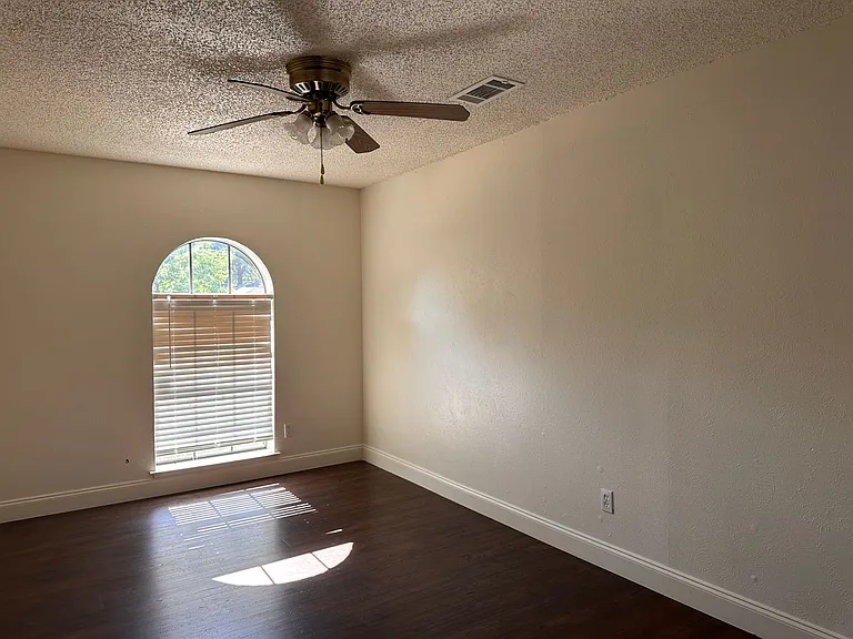 4715 Ridgeline Dr — Photo 10