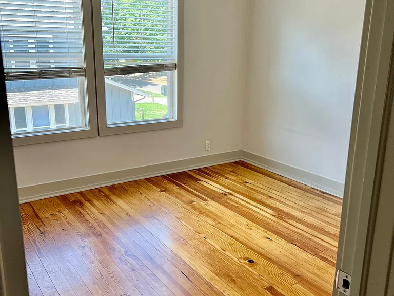 442 Elm Ave — Photo 9