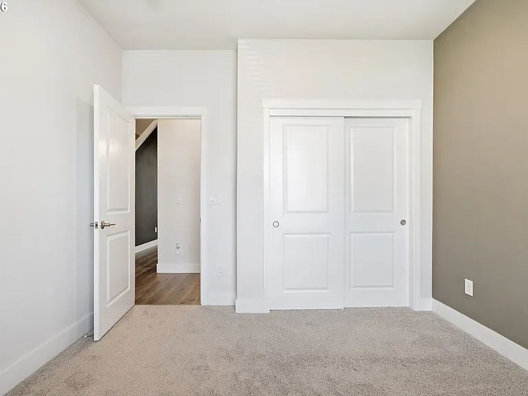 6901 NE 16th Ave — Photo 5