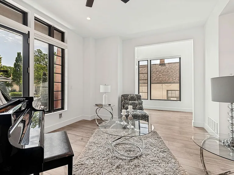 279 J St — Photo 8