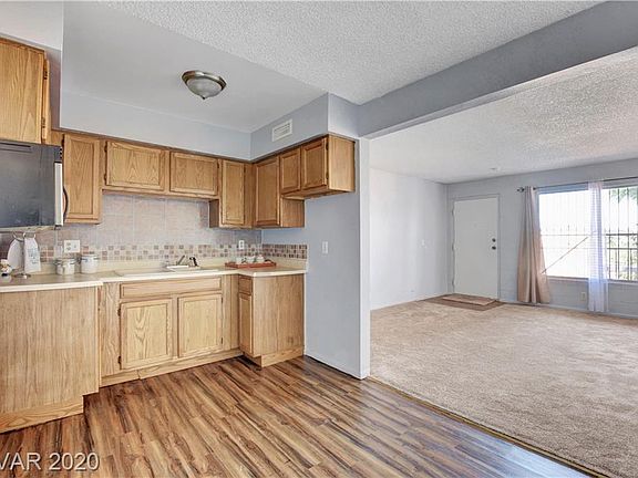 4th image of 615 S Royal Crest Cir Unit 11