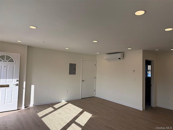 2nd image of 5 Colonial Dr #2
