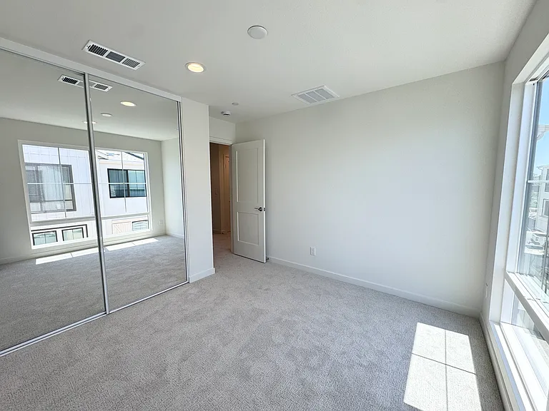 2554 Delphinium Ln — Photo 28
