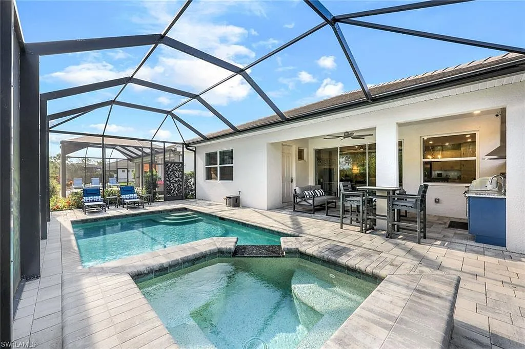 4 bed, 3.5 bath, 2432 sqft, $9,000 — Photo 2