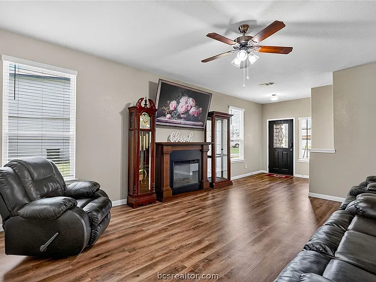 4718 Milagro Loop — Photo 3