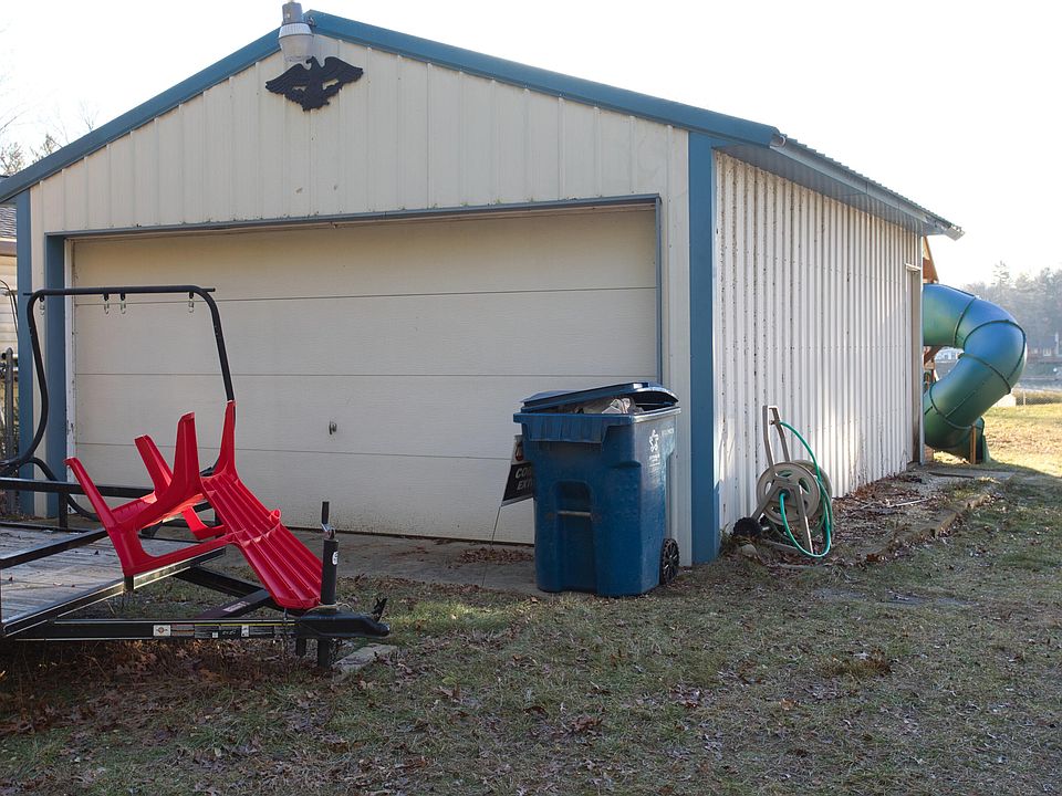 5909 S Croton Hardy Dr, Newaygo, MI 49337 Zillow