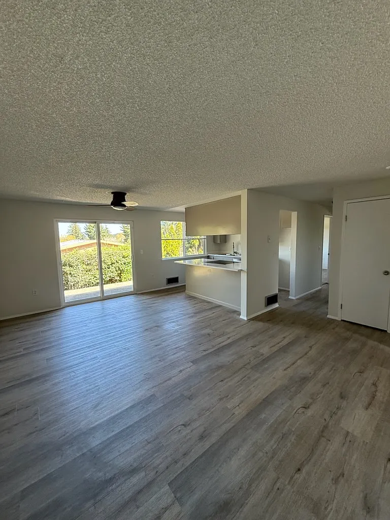 2 bed, 700 sqft, $2,125 — Photo 1