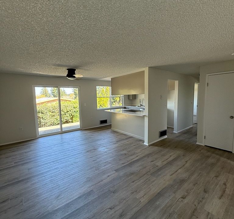 1st image of 7606 Chinook Ave #7606