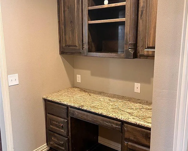 4928 Spring Hill Dr — Photo 8