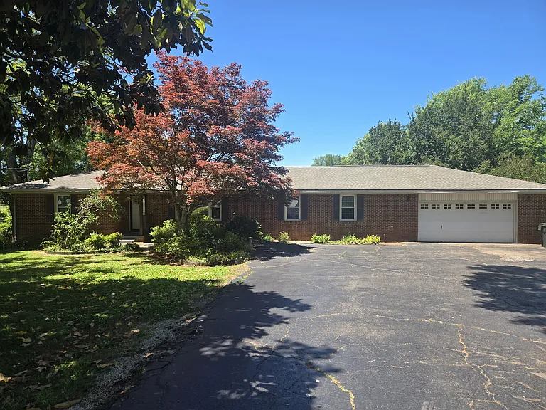 1775 Winchester Rd NE — Photo 1