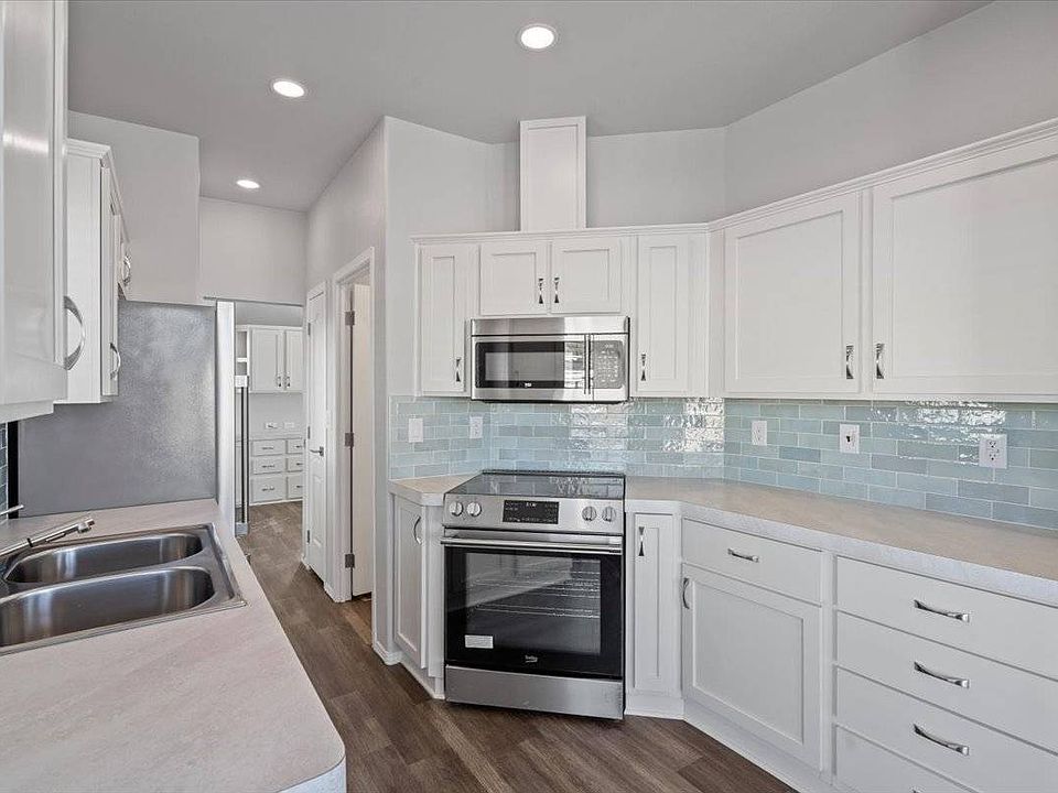1st image of 939 N Acacia Rd #35