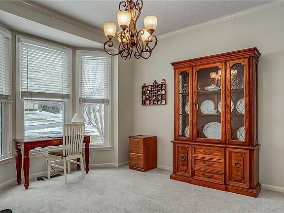2nd image of 13737 Pembroke Cir