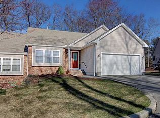 227 Spencer Woods Dr, Warwick, RI 02818