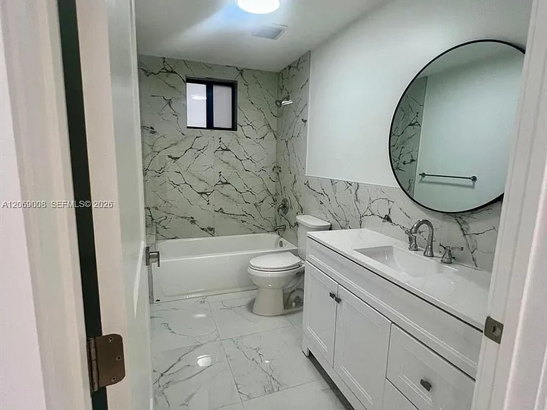 1860 NW 19th St #101 — Photo 8
