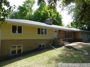 160 Gleahaven Rd, Wayzata, MN 55391