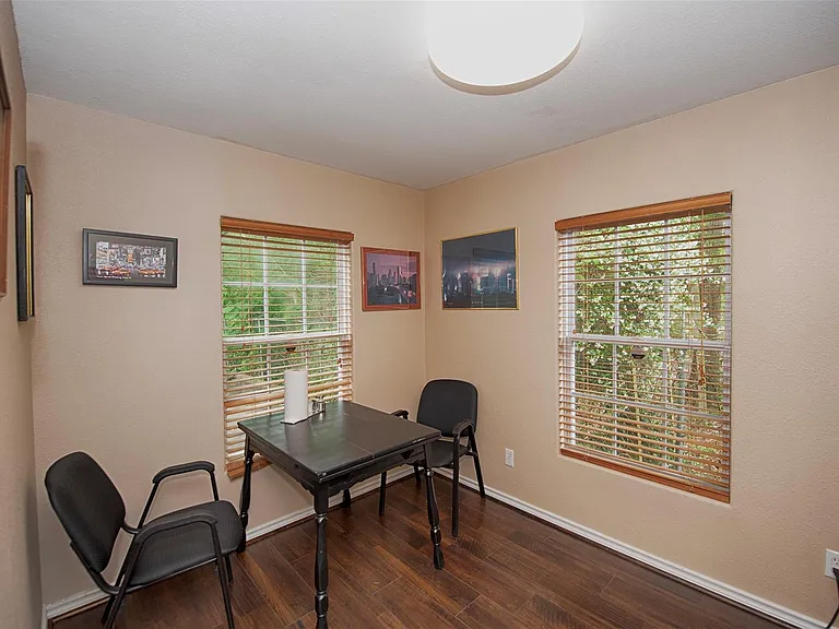 715 Grand Ave — Photo 18