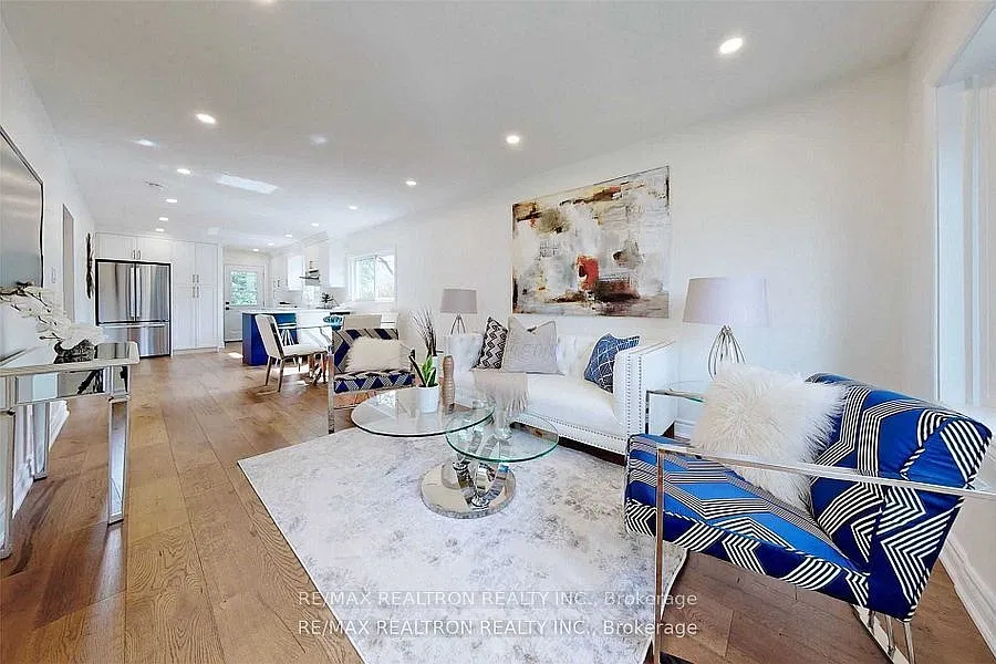 3151 Saint Clair Ave E