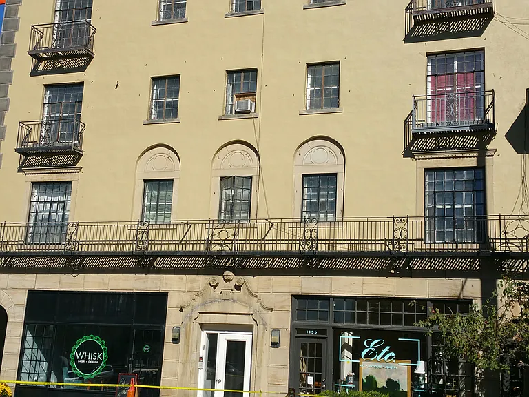 El Villa Apartments — Photo 1