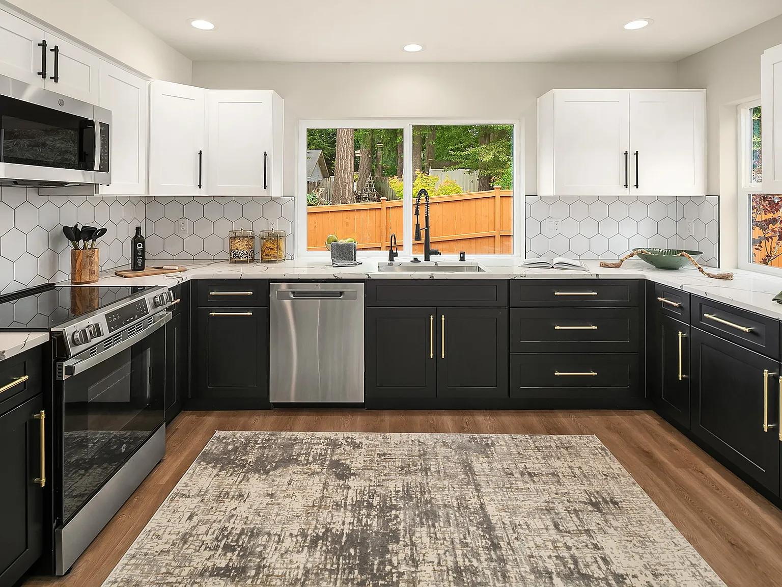 2 bed, 2.5 bath, 1183 sqft, $3,300 — Photo 4