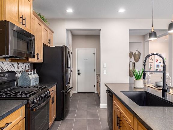 4th image of 12213 W Luxton Ln