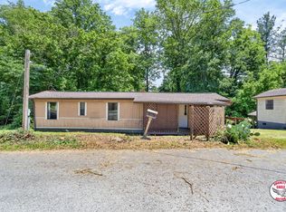 710 Shady Ln, Byrdstown, TN 38549