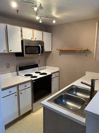 1 bed, 656 sqft, $1,750 — Photo 1