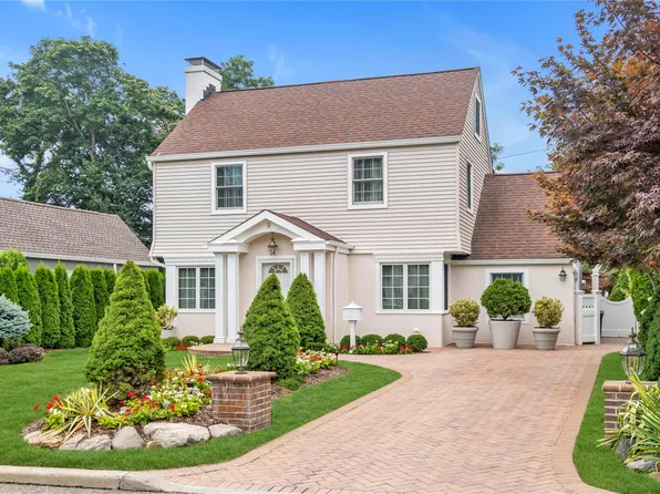9 Robin Road, Manhasset, NY 11030
