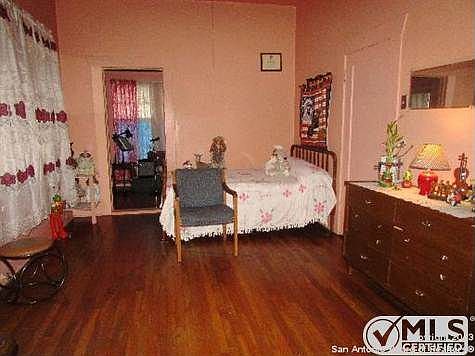 4th image of 102 Baity Ct