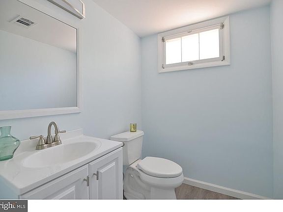 2nd image of 2235 Saint James Dr