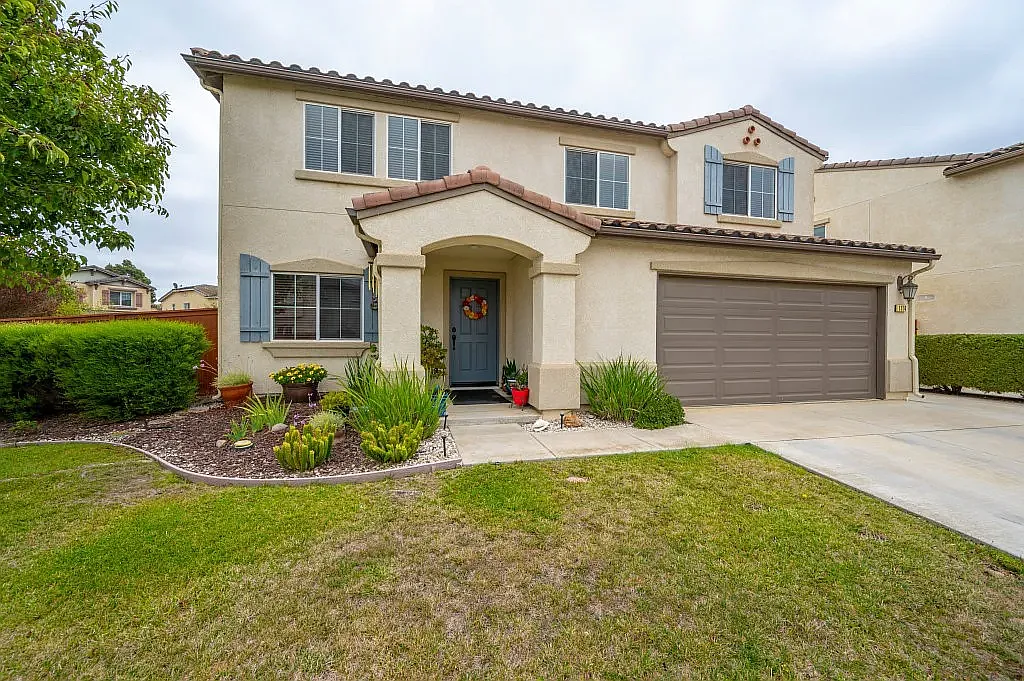 4 bed, 2656 sqft, $3,980 — Photo 4