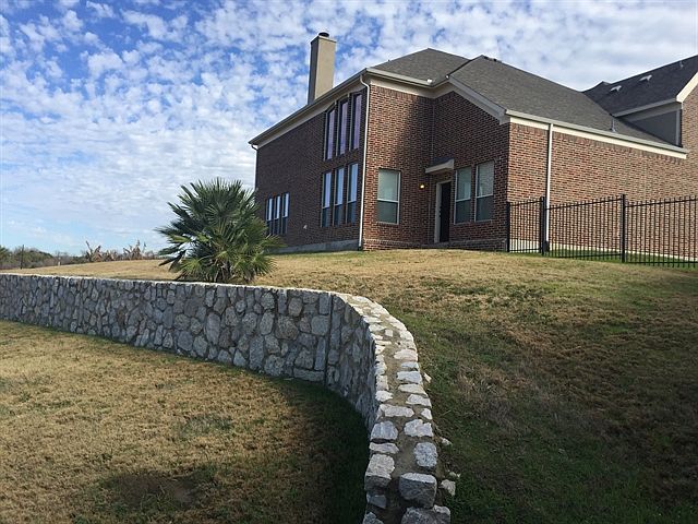 2nd image of 1449 Saint Louis Dr