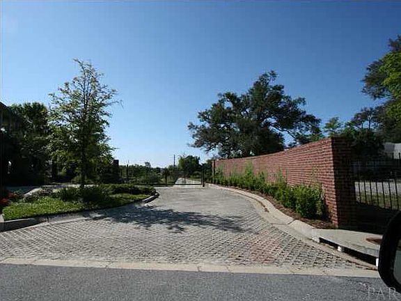 3rd image of 1620 E Heinberg St #10