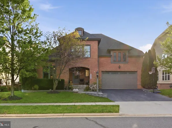 23448 Morning Walk Dr, Ashburn, VA 20148