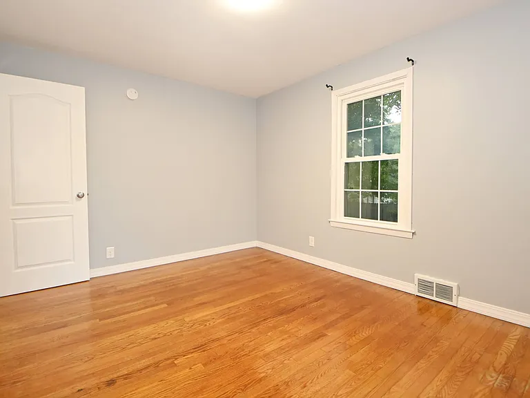56 West St — Photo 5