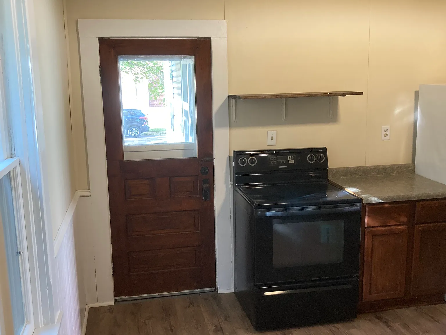 2 bed, 900 sqft, $1,049 — Photo 3