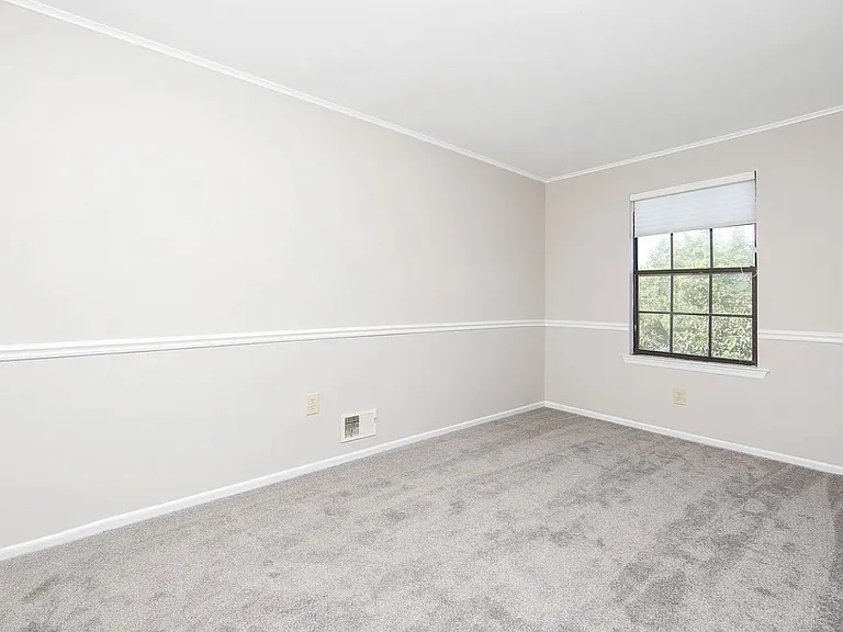 58 Danielle Ct — Photo 25