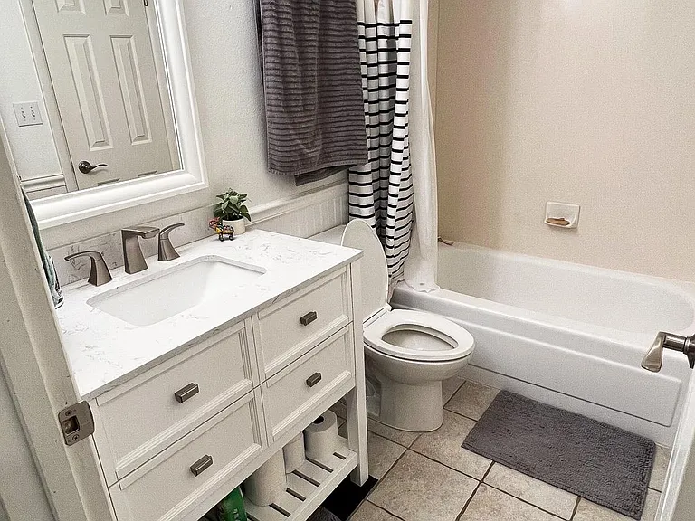 5572 S Marshwood Ln #H — Photo 14