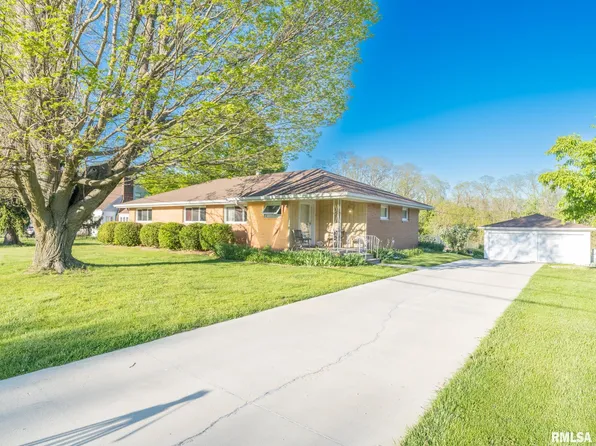 1210 N Wildwood Ct, Peoria, IL 61604