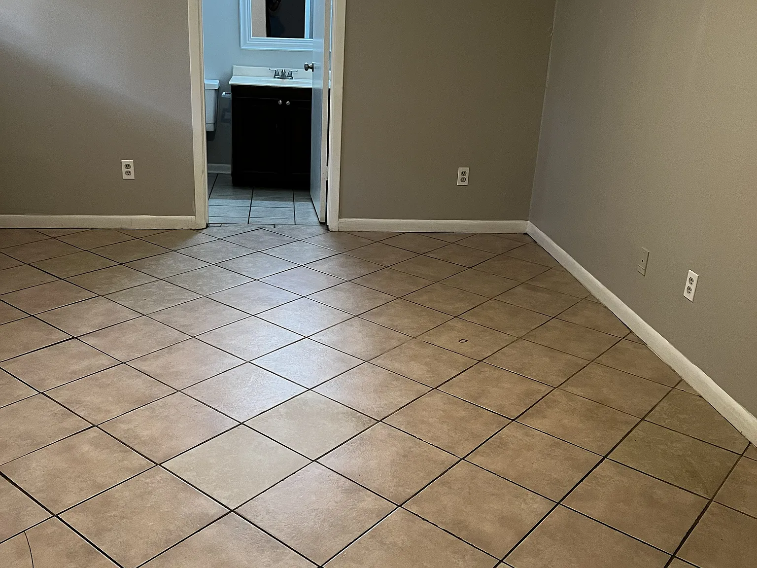 240 Indiana Ave — Photo 4