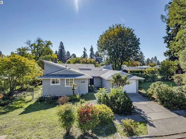 1045 S Cherry St, Cornelius, OR 97113
