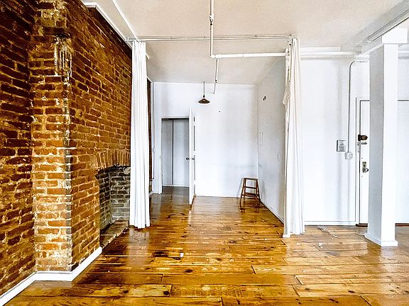 4th image of 302 Metropolitan Ave #4R