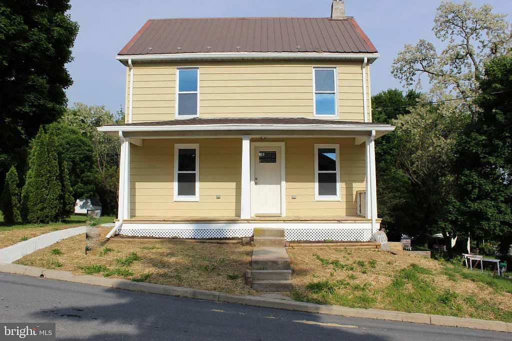 221 Dickinson Ave photo 1