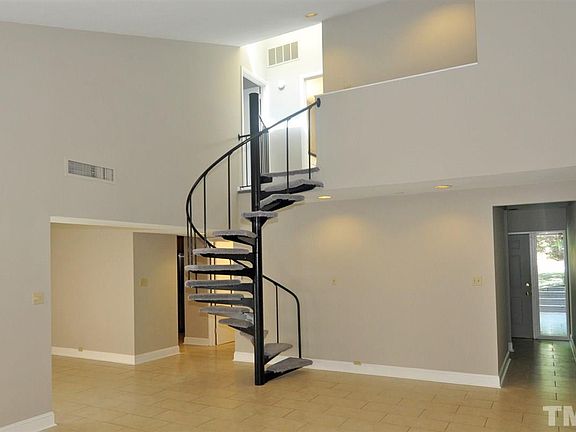 3rd image of 903 E Franklin St #903