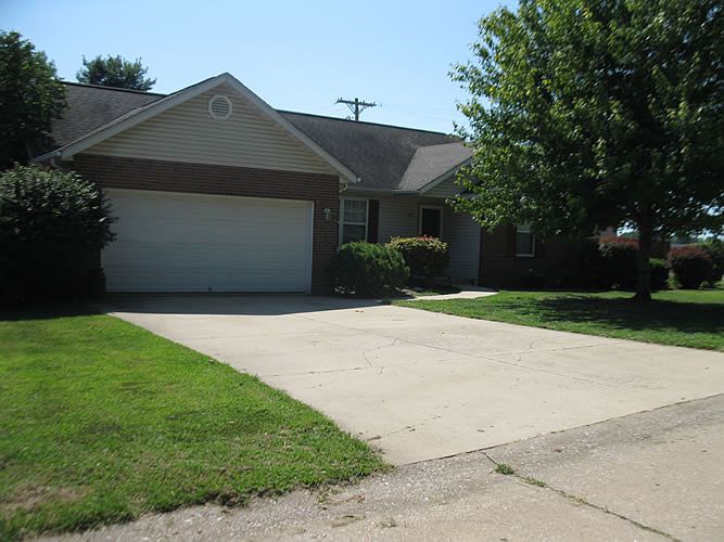 1st image of 2 Holly Dr