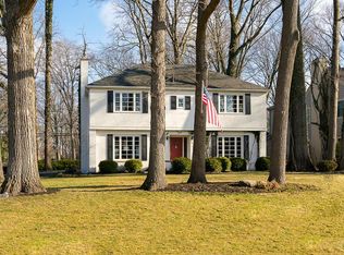 2406 Canterbury Rd, Columbus, OH 43221